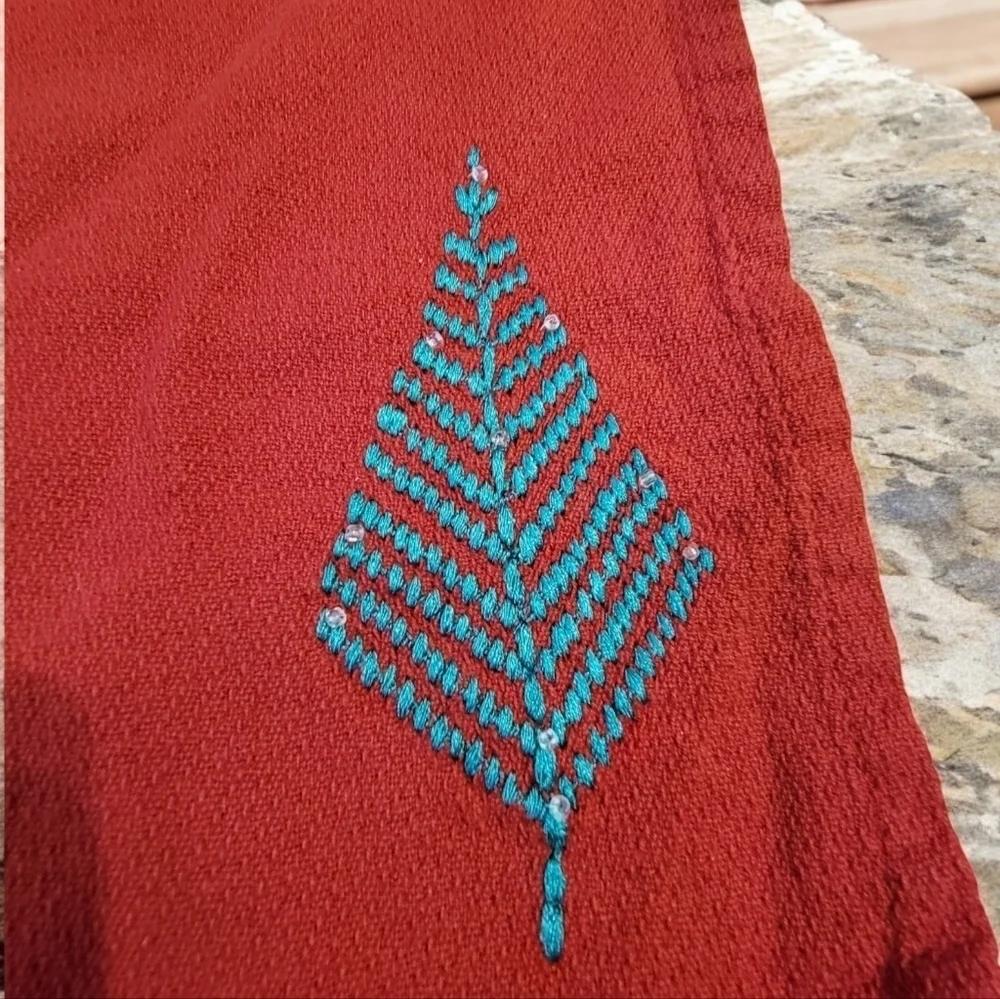 8 Red Embroidered Christmas Tree Napkins with beads 18